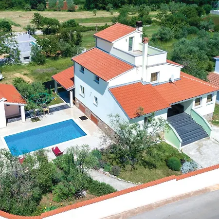 Stunning In * Peruški